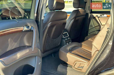 Внедорожник / Кроссовер Audi Q7 2015 в 