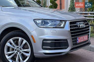 Внедорожник / Кроссовер Audi Q7 2017 в 