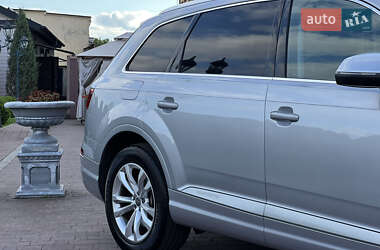 Внедорожник / Кроссовер Audi Q7 2017 в 