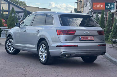 Внедорожник / Кроссовер Audi Q7 2017 в 