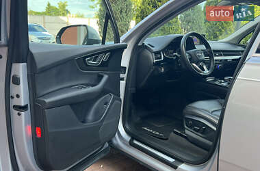 Внедорожник / Кроссовер Audi Q7 2017 в 