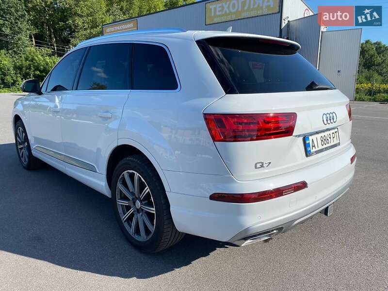 Внедорожник / Кроссовер Audi Q7 2016 в Казатине