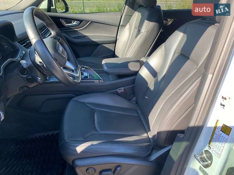 Внедорожник / Кроссовер Audi Q7 2016 в Казатине