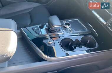 Внедорожник / Кроссовер Audi Q7 2016 в 