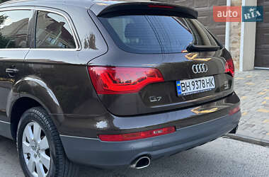 Внедорожник / Кроссовер Audi Q7 2013 в 