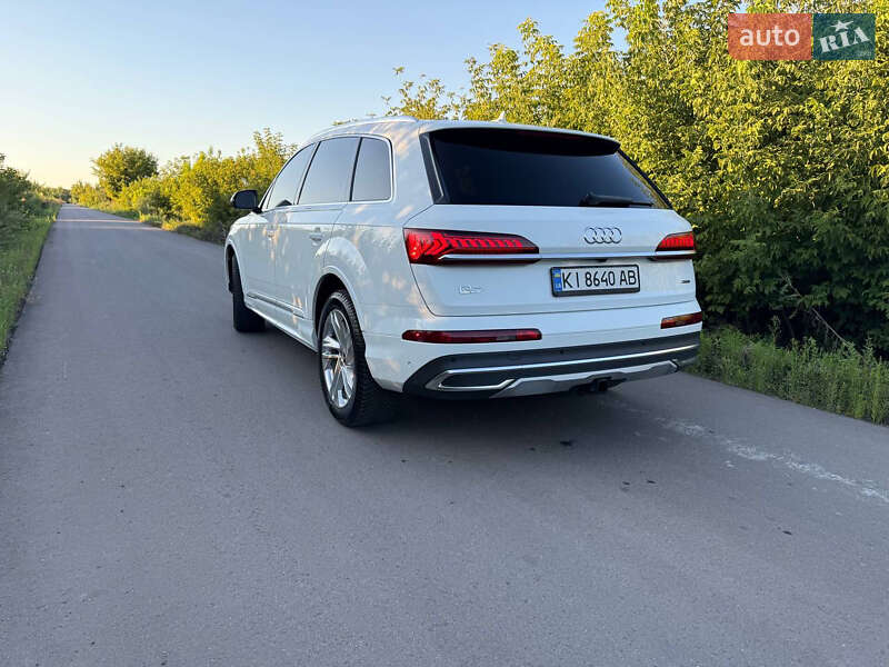 Внедорожник / Кроссовер Audi Q7 2021 в Киеве