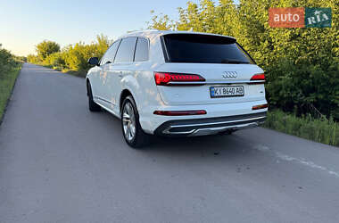 Внедорожник / Кроссовер Audi Q7 2021 в 