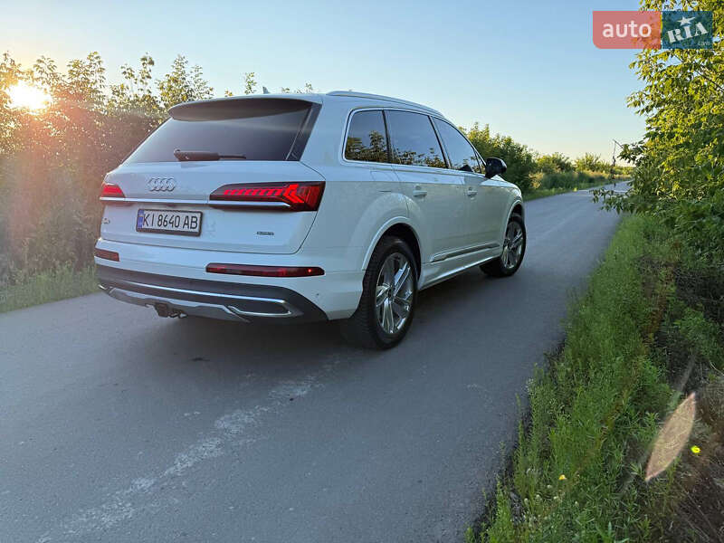 Внедорожник / Кроссовер Audi Q7 2021 в Киеве
