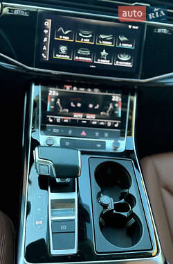 Внедорожник / Кроссовер Audi Q7 2021 в 
