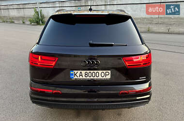 Внедорожник / Кроссовер Audi Q7 2017 в 