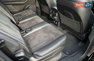Внедорожник / Кроссовер Audi Q7 2017 в 