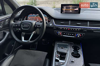 Внедорожник / Кроссовер Audi Q7 2017 в 