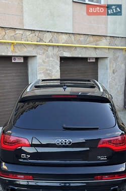 Позашляховик / Кросовер Audi Q7 2014 в 