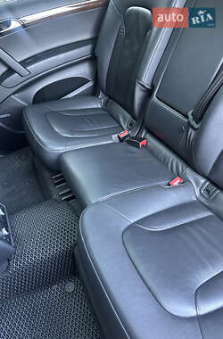 Внедорожник / Кроссовер Audi Q7 2010 в 