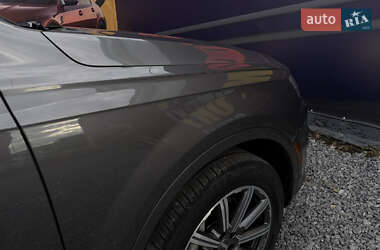 Внедорожник / Кроссовер Audi Q7 2017 в 
