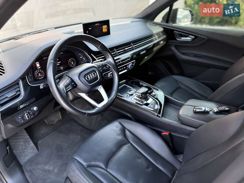 Внедорожник / Кроссовер Audi Q7 2017 в Львове