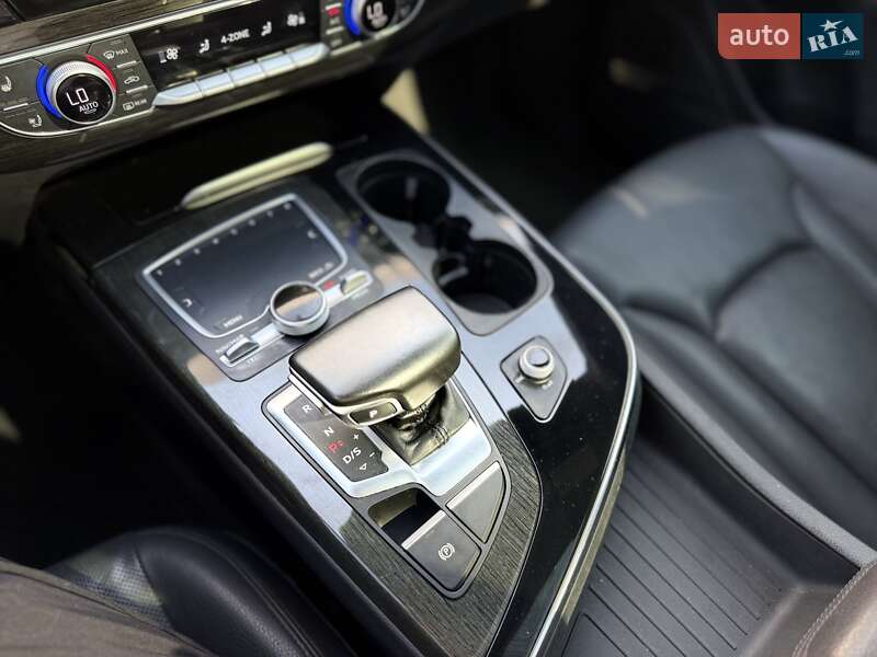 Внедорожник / Кроссовер Audi Q7 2017 в Львове