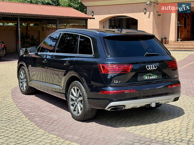 Внедорожник / Кроссовер Audi Q7 2016 в Мукачево