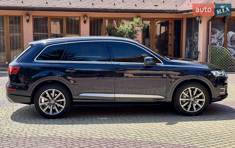 Внедорожник / Кроссовер Audi Q7 2016 в Мукачево