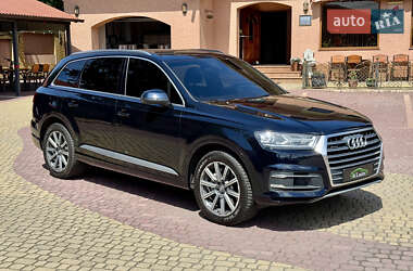 Внедорожник / Кроссовер Audi Q7 2016 в 