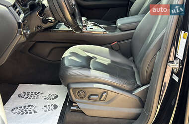 Внедорожник / Кроссовер Audi Q7 2016 в 
