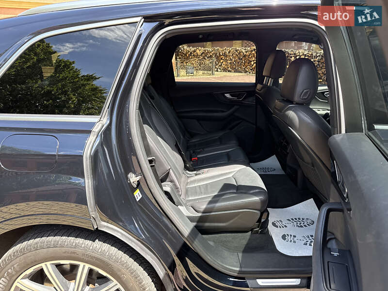 Внедорожник / Кроссовер Audi Q7 2016 в Мукачево