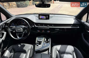 Внедорожник / Кроссовер Audi Q7 2016 в 