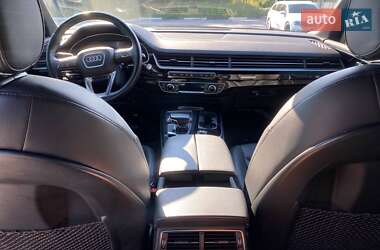 Внедорожник / Кроссовер Audi Q7 2016 в 