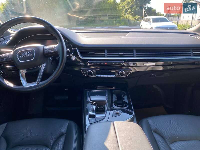 Внедорожник / Кроссовер Audi Q7 2016 в Казатине