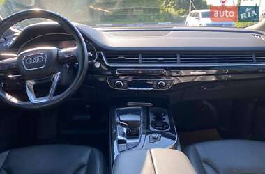 Внедорожник / Кроссовер Audi Q7 2016 в 