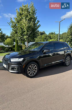 Внедорожник / Кроссовер Audi Q7 2017 в 