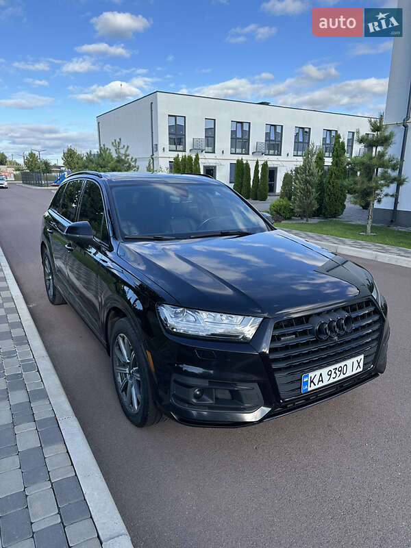 Внедорожник / Кроссовер Audi Q7 2017 в Киеве