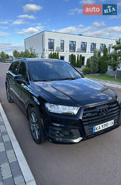 Внедорожник / Кроссовер Audi Q7 2017 в 