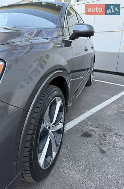 Внедорожник / Кроссовер Audi Q7 2021 в 