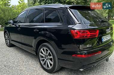 Внедорожник / Кроссовер Audi Q7 2018 в 