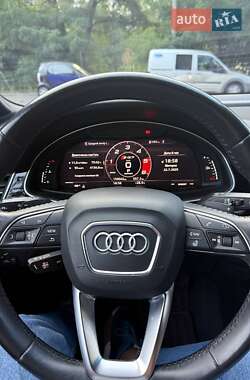 Внедорожник / Кроссовер Audi Q7 2018 в 