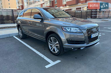 Внедорожник / Кроссовер Audi Q7 2013 в 