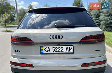 Внедорожник / Кроссовер Audi Q7 2022 в 