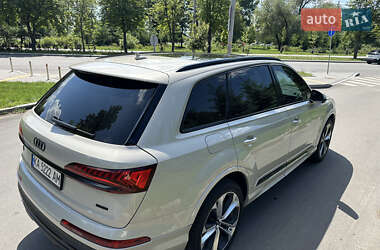 Внедорожник / Кроссовер Audi Q7 2022 в 