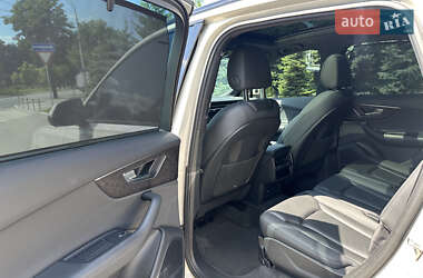 Внедорожник / Кроссовер Audi Q7 2022 в 