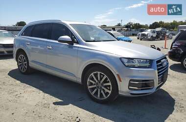Внедорожник / Кроссовер Audi Q7 2017 в 