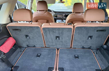 Внедорожник / Кроссовер Audi Q7 2021 в 