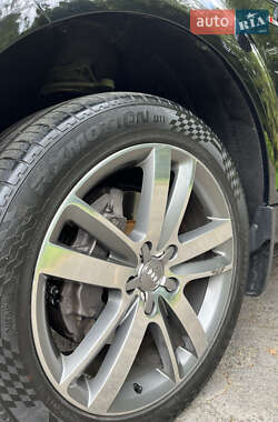 Позашляховик / Кросовер Audi Q7 2012 в 