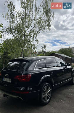 Позашляховик / Кросовер Audi Q7 2012 в 