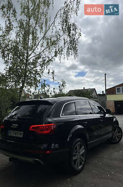 Позашляховик / Кросовер Audi Q7 2012 в 