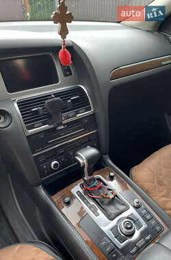Позашляховик / Кросовер Audi Q7 2012 в 