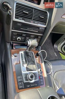 Внедорожник / Кроссовер Audi Q7 2011 в 