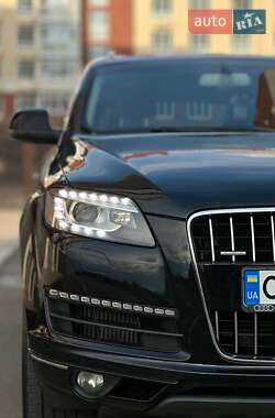 Внедорожник / Кроссовер Audi Q7 2015 в 