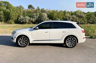 Внедорожник / Кроссовер Audi Q7 2016 в 