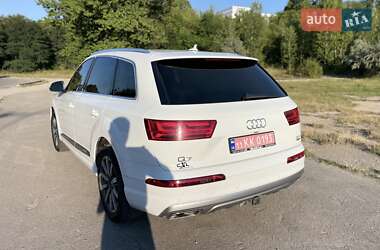 Внедорожник / Кроссовер Audi Q7 2016 в 